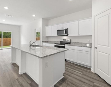 17 Glen Crossings Road - Photo Thumbnail 5