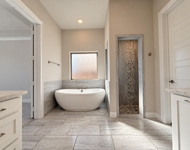 943 Marie Drive - Photo Thumbnail 19
