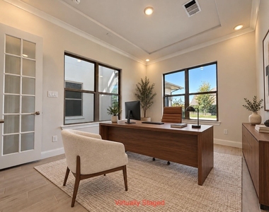 943 Marie Drive - Photo Thumbnail 13