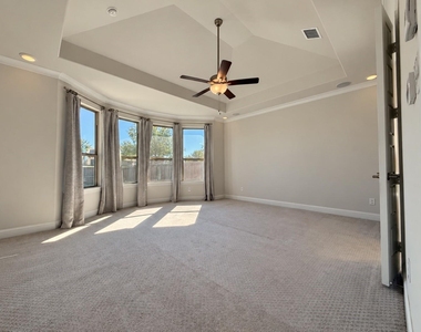 943 Marie Drive - Photo Thumbnail 17