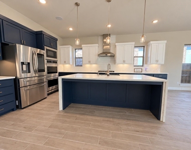943 Marie Drive - Photo Thumbnail 7