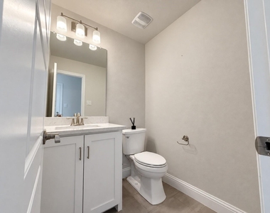 943 Marie Drive - Photo Thumbnail 24