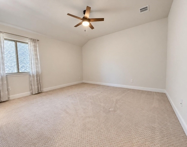 943 Marie Drive - Photo Thumbnail 31
