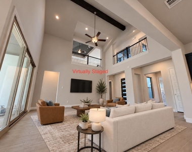 943 Marie Drive - Photo Thumbnail 2
