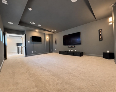 943 Marie Drive - Photo Thumbnail 27