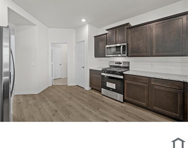 7420 Alfriston Place - Photo Thumbnail 12