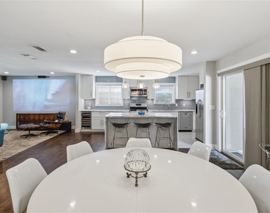 2712 Beechmont Place - Photo Thumbnail 18