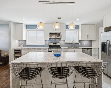 2712 Beechmont Place - Photo Thumbnail 19