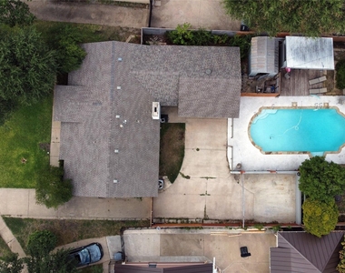 2712 Beechmont Place - Photo Thumbnail 3