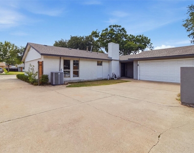 2712 Beechmont Place - Photo Thumbnail 12