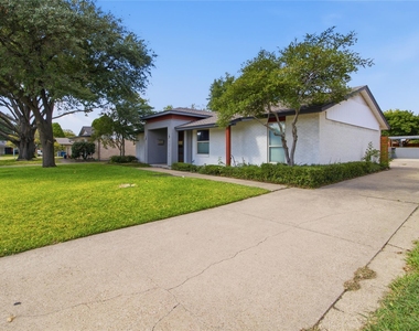 2712 Beechmont Place - Photo Thumbnail 4