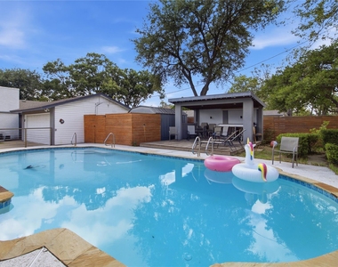 2712 Beechmont Place - Photo Thumbnail 7