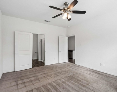 8360 Stovepipe Drive - Photo Thumbnail 15