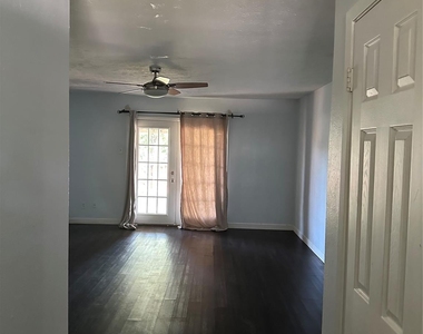 743 Price Drive - Photo Thumbnail 4