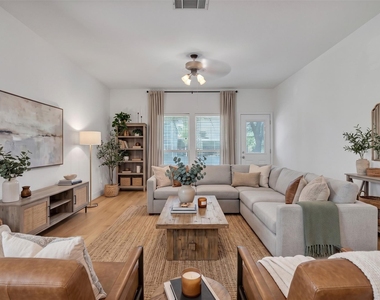 9924 Lexington Drive - Photo Thumbnail 2