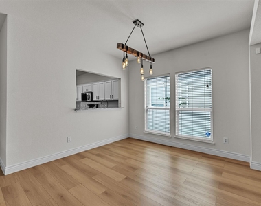 9924 Lexington Drive - Photo Thumbnail 8