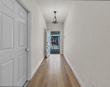 9924 Lexington Drive - Photo Thumbnail 5