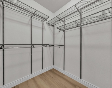 9924 Lexington Drive - Photo Thumbnail 17