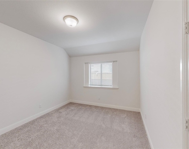 272 Tallgrass Drive - Photo Thumbnail 21