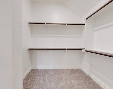 272 Tallgrass Drive - Photo Thumbnail 13