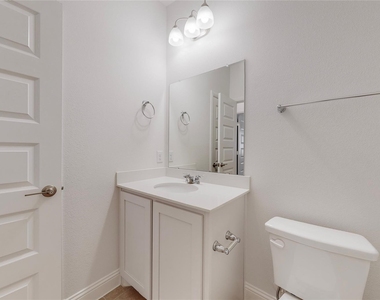 272 Tallgrass Drive - Photo Thumbnail 18
