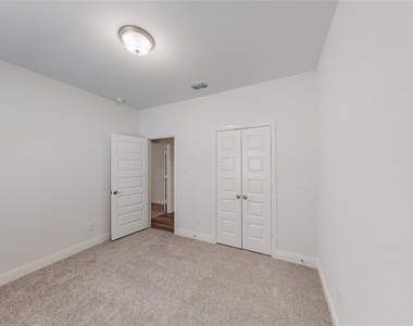 272 Tallgrass Drive - Photo Thumbnail 24
