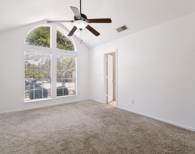 513 Creek Court - Photo Thumbnail 6