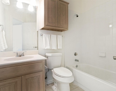 513 Creek Court - Photo Thumbnail 9