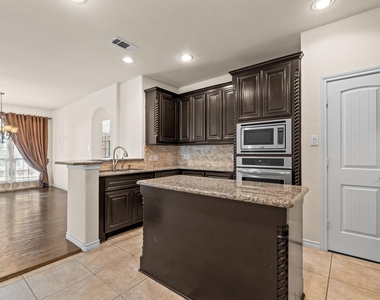 10437 Chantry Lane - Photo Thumbnail 8