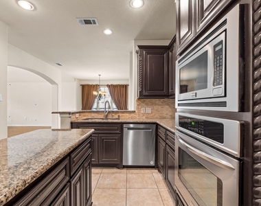 10437 Chantry Lane - Photo Thumbnail 7