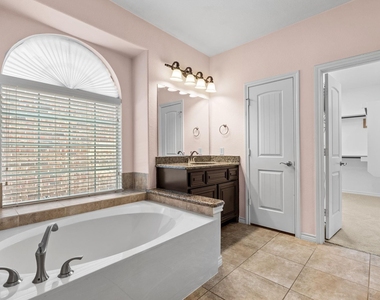 10437 Chantry Lane - Photo Thumbnail 18