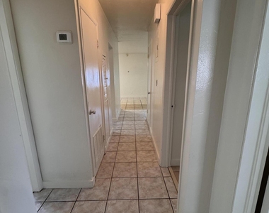1148 Arizona Avenue - Photo Thumbnail 16