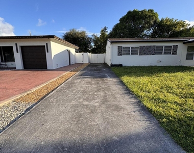 1148 Arizona Avenue - Photo Thumbnail 32