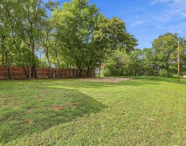 701 W Hull Street - Photo Thumbnail 17