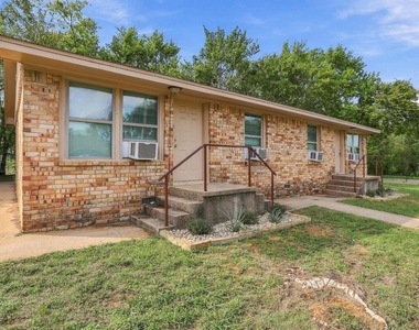 701 W Hull Street - Photo Thumbnail 1