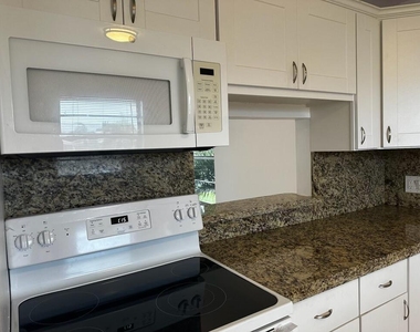 2600 Fiore Way - Photo Thumbnail 8