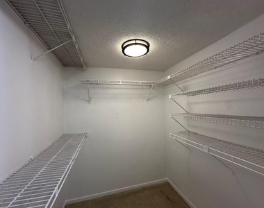 2600 Fiore Way - Photo Thumbnail 14