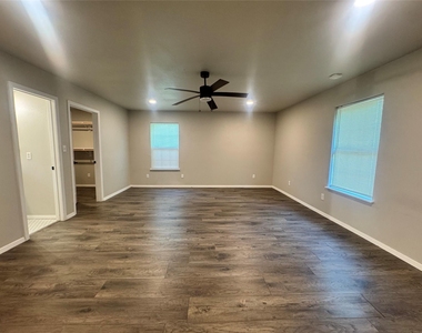 2707 Cross Street - Photo Thumbnail 6