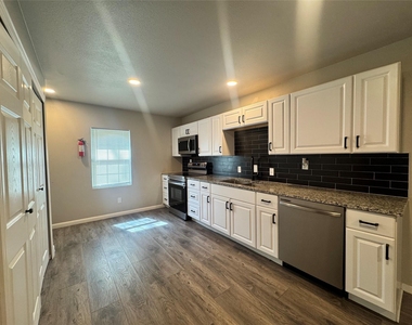 2707 Cross Street - Photo Thumbnail 3