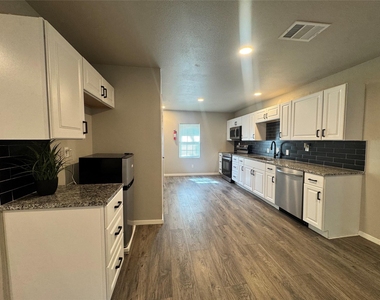2707 Cross Street - Photo Thumbnail 4