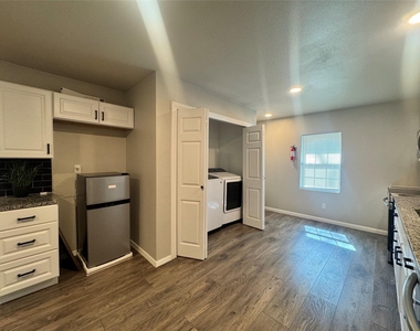 2707 Cross Street - Photo Thumbnail 5