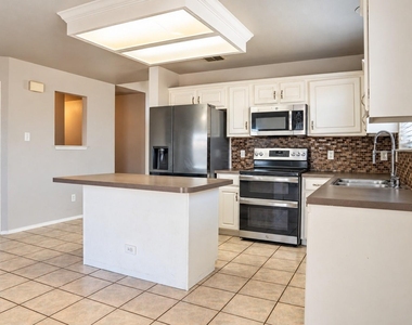 1445 Gatlinburg Circle - Photo Thumbnail 20