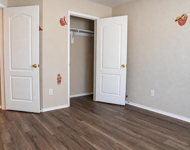 1445 Gatlinburg Circle - Photo Thumbnail 6