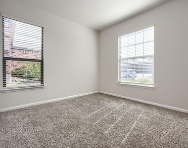 2030 Belmont Drive - Photo Thumbnail 14