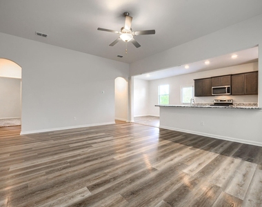 2030 Belmont Drive - Photo Thumbnail 4