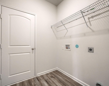 2030 Belmont Drive - Photo Thumbnail 18