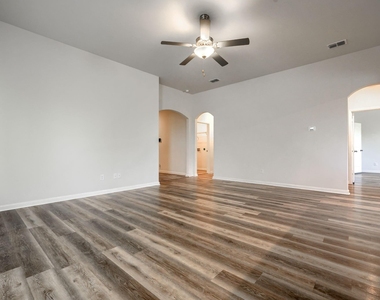 2030 Belmont Drive - Photo Thumbnail 3