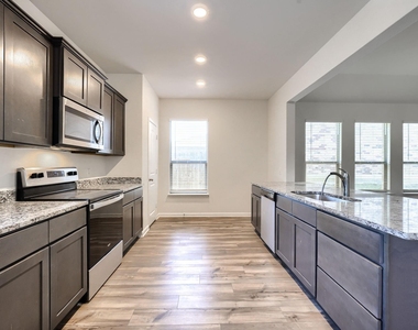 2030 Belmont Drive - Photo Thumbnail 7