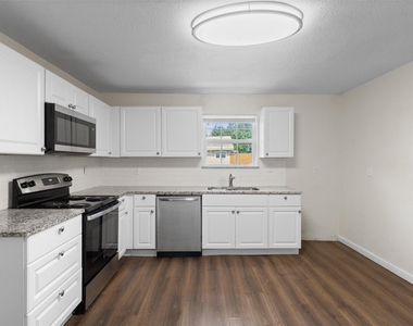 431 W Texas Street - Photo Thumbnail 15