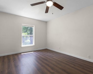 431 W Texas Street - Photo Thumbnail 10